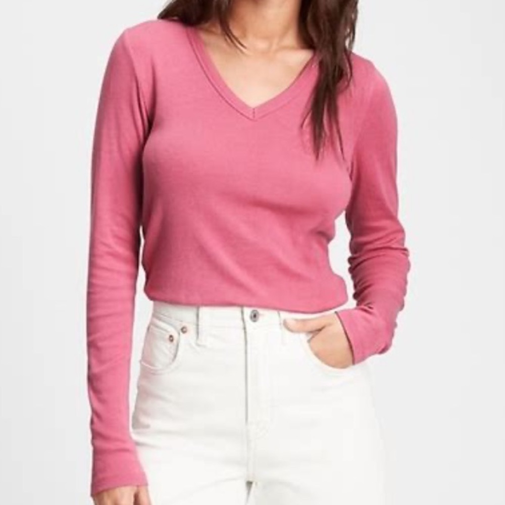 Long Sleeve Vneck Tee szS NWT